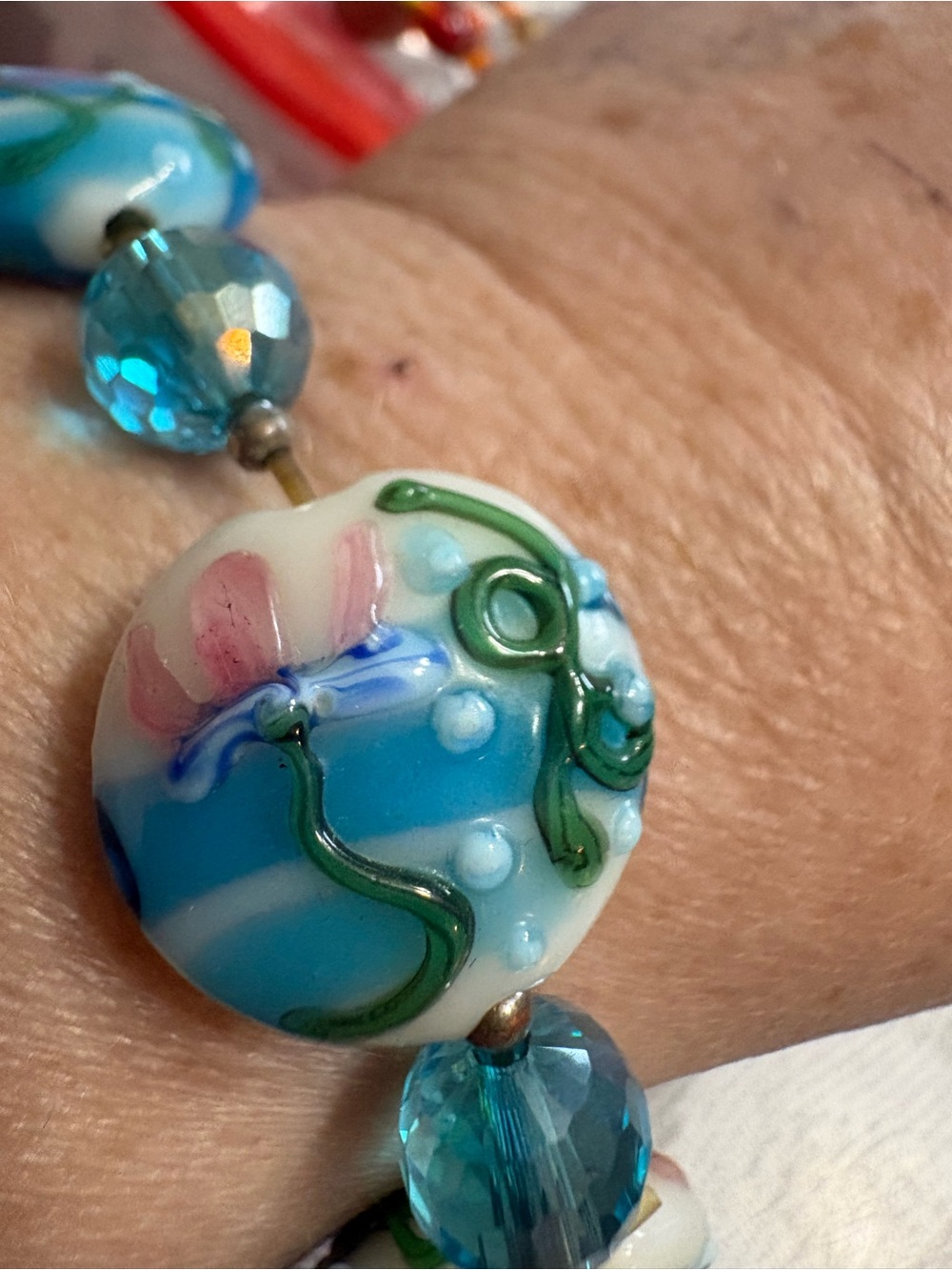 Handcrafted Blue & White Floral Glass Bead Bracelet vintage bracelet - Picture 3 of 5